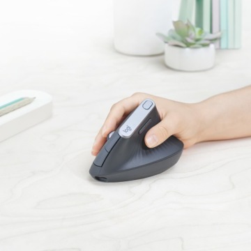 Беспроводная мышь Logitech MX Вертикальная черная 910-005448