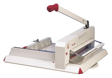 Профессиональная гильотина RC 466 на 650 листов.