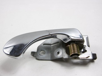 SPACE STAR 98-02 РУЧКА ВНУТРЕННЯЯ ЛЕВАЯ ПЕРЕДНЯЯ