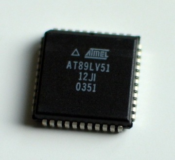 AT89LV51-12JI 8-bitowy mikrokontroler 4KB flash