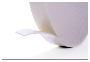 ДВУХСТОРОННЯЯ КЛЕЯЩАЯСЯ ЛЕНТА 19 мм/50 м, толщина 0,8 мм.