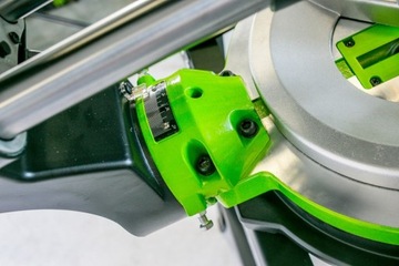 Торцовочная пила ZI-KGS305UK