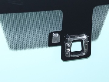 SKLO (OKNO) PŘEDNÍ FIAT FULLBACK KAMERA SENSOR 2015-19