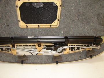 Рулонная шторка задней полки AUDI A8 D3 4E0861325