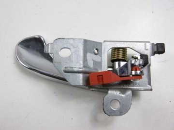 SPACE STAR 98-02 РУЧКА ВНУТРЕННЯЯ ЛЕВАЯ ПЕРЕДНЯЯ