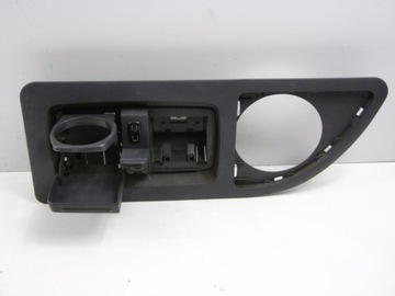 VITO 1 W638 UCHWYT PODSTAWKA NA NAPOJE TYŁ PRAWA