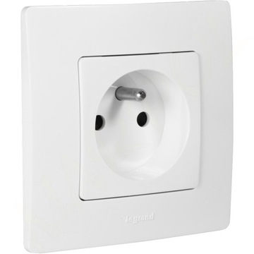 LEGRAND NILOE GNIAZDO Z UZIEMIENIEM BIAŁE