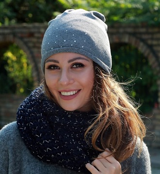 Хлопковая ШАПКА-Смурфетта со стразами ЦВЕТА