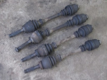ПОЛУПОЛОВИНА MERCEDES MB 100 MB100