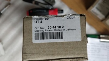 PHOENIX 3044102 - Соединитель проходной рейки UT 4