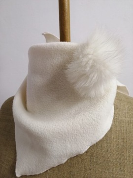 ПОЛЯРНЫЙ ШАРФ С ПОМПОНОМ ЛИСА