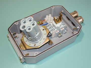 CEWE GNIAZDO ŚCIENNE 16A 380V 5P Z ODCIĘCIEM PRĄDU