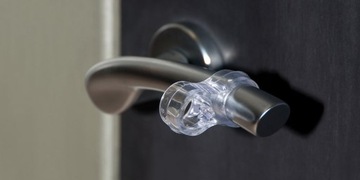 ДВЕРНОЙ ОГРАНИЧИТЕЛЬ ДЛЯ РЕЗИНОВОЙ РУЧКИ