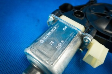 MOTOREK OKNO AUDI OE 5Q0959801B