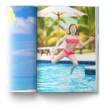 Фотокнига А4 вертикальная, 60 страниц, твердый переплет.