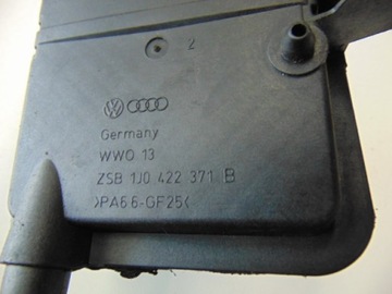 Бачок жидкости гидроусилителя руля A3 LEON GOLF 1J0422371B