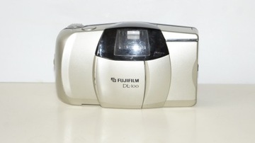Классическая аналоговая камера FUJIFILM DL-100.
