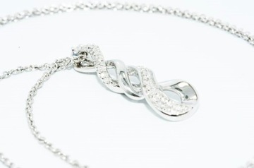 Колье из серебра 925 пробы с бриллиантами 0,15 карата