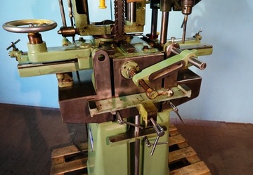 DŁUTARKA do zamków z WIERTARKĄ NIEMIECKA