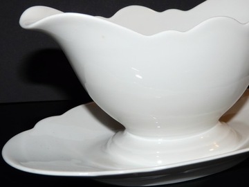 KPM WAŁBRZYCH БЕЛАЯ БЛЮДА ДЛЯ СОУСА 22 СМ