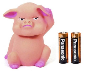 Хрумка Свинка на холодильник 11см с датчиком освещенности
