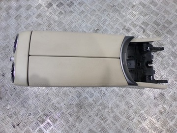C W205 PODŁOKIETNIK COUPE 2018 MERCEDES