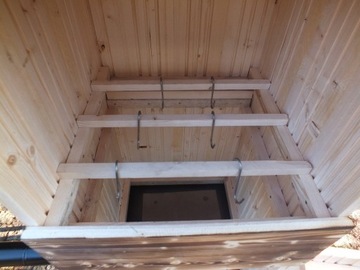 ДЕРЕВЯННАЯ САДОВАЯ КОПИЛКА XXL. КРЫША, ПОКРЫТАЯ ЛИСТОВЫМ МЕТАЛЛОМ.