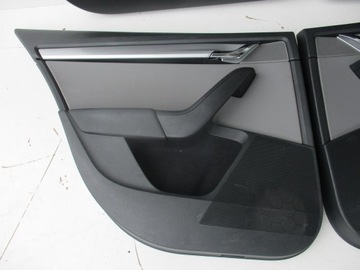 Обивка дверей SKODA OCTAVIA 5e9 универсал 16 лет