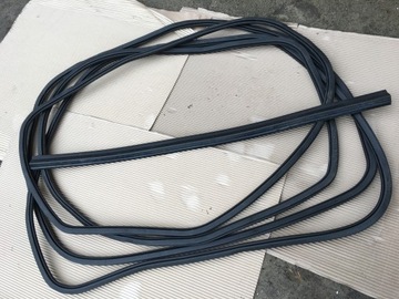 УПЛОТНИТЕЛИ ДВЕРЕЙ PORSCHE MACAN