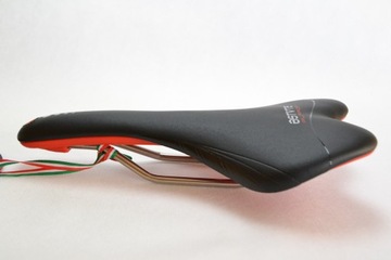 Велосипедное седло Astute Skyline SR Pilarga /R4/