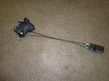 AVENSIS T25 ZÁMEK DVEŘE PRAVÝ PŘEDNÍ EVROPA