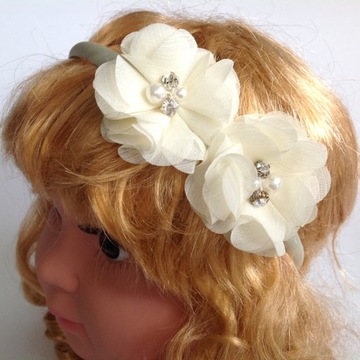 OPASKA KWIATY ECRU r.uniwersalny