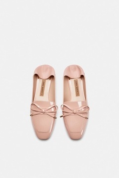 ZARA - pudrowee lakierowane mokasyny z kokardą -40