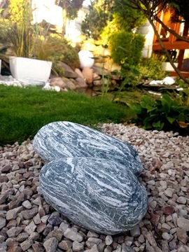 Декоративный камень из гальки «Ангел» для садового домика