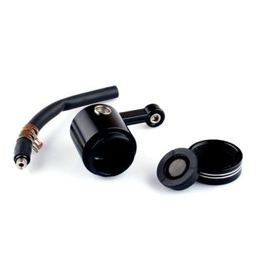 Бачок с тормозной жидкостью и жидкостью сцепления