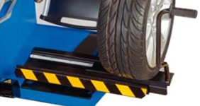 Лазерный балансировочный станок Hofmann GEODYNA 7800-2P PowerClamp - выставка