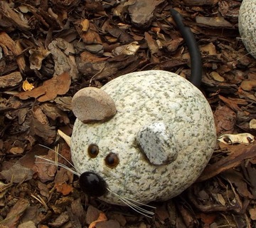 гранитное украшение в виде мыши для сада в подарок gartdeco1