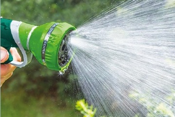 Zraszacz pistoletowy 9-funkcyjny VERTO 15G702