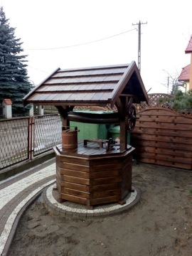 производитель деревянных садовых колодцев