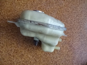 MITSUBISHI OUTLANDER 11R NÁDOBKA VYROVNÁVACÍ 2