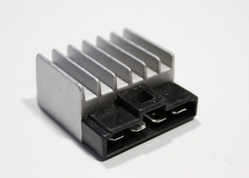 РЕГУЛЯТОР НАПРЯЖЕНИЯ 4-КОНТАКТНЫЙ GY6 139 QMA QMB СКУТЕР 4T JUNAK ROMET ZIPP QUEST