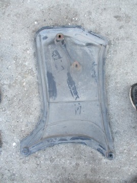 AUDI A4 B8 A5 OSŁONA PŁYTA PODWOZIA LEWA 8K0825219