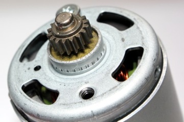 Мотор-отвертка BOSCH GSR 18-2-Li Plus GSB 18-2-Li