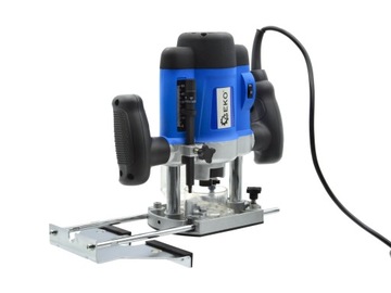 Маршрутизатор мощностью 1200 Вт с регулируемой скоростью.