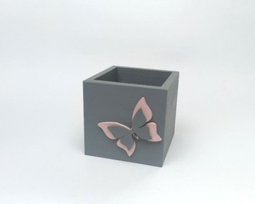 Контейнер и органайзер для кистей для макияжа.