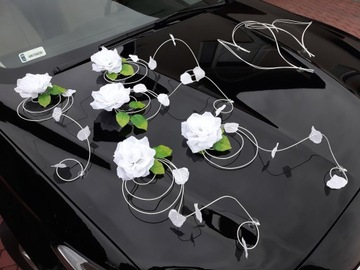 Dekoracja samochodu ozdoby na auto do ślubu płatki