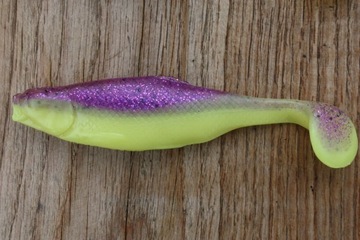 GUMA REALISTIC SHAD MATUSIAK PŁOĆ 7 008
