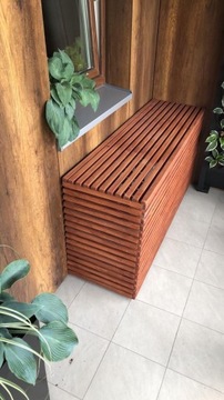 Деревянная ажурная полка с чехлом на сиденье, 150 см.