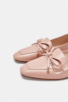 ZARA - pudrowee lakierowane mokasyny z kokardą -40