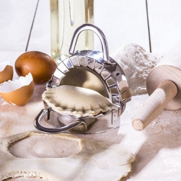 Pierogownica wykrawacz foremka do lepienia PIEROGÓW uszek NIERDZEWNA 9,5 cm